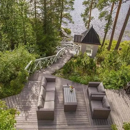 Villa Dazzling And Spacious Huvikumpu By The Kuru