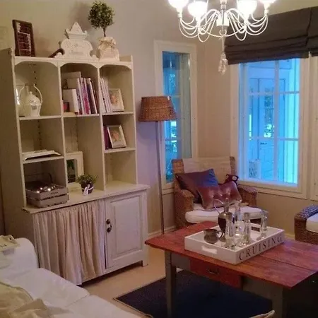 Villa Dazzling And Spacious Huvikumpu By The