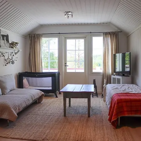Dazzling And Spacious Huvikumpu By The Villa Kuru
